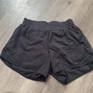 Lululemon high rise hottie hot shorts